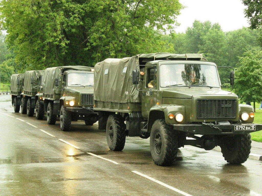 GAZ-military_trucks_in_August_2007.jpg