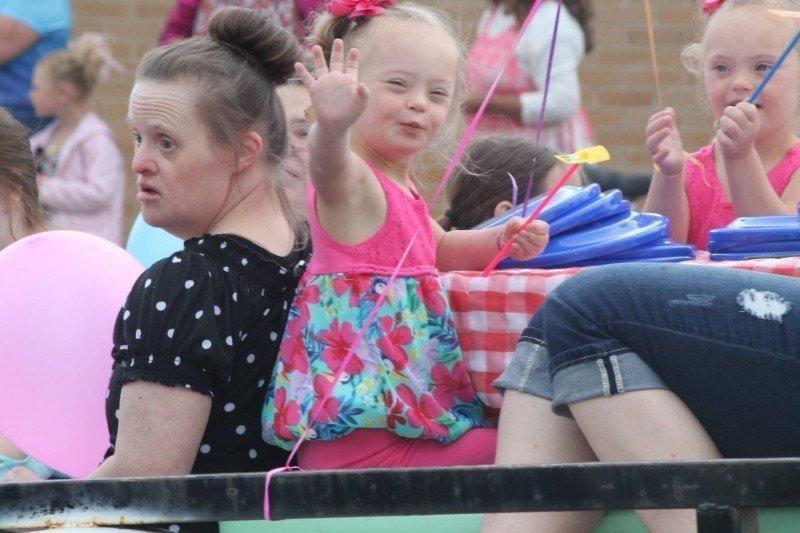 Castle Dale Main Street Plays Host to Emery County Fair Parade *Photo  Gallery* - ETV News