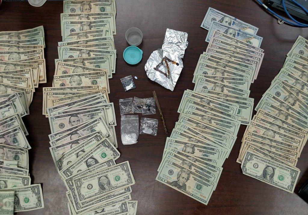 Seized-drugs-and-money.jpg