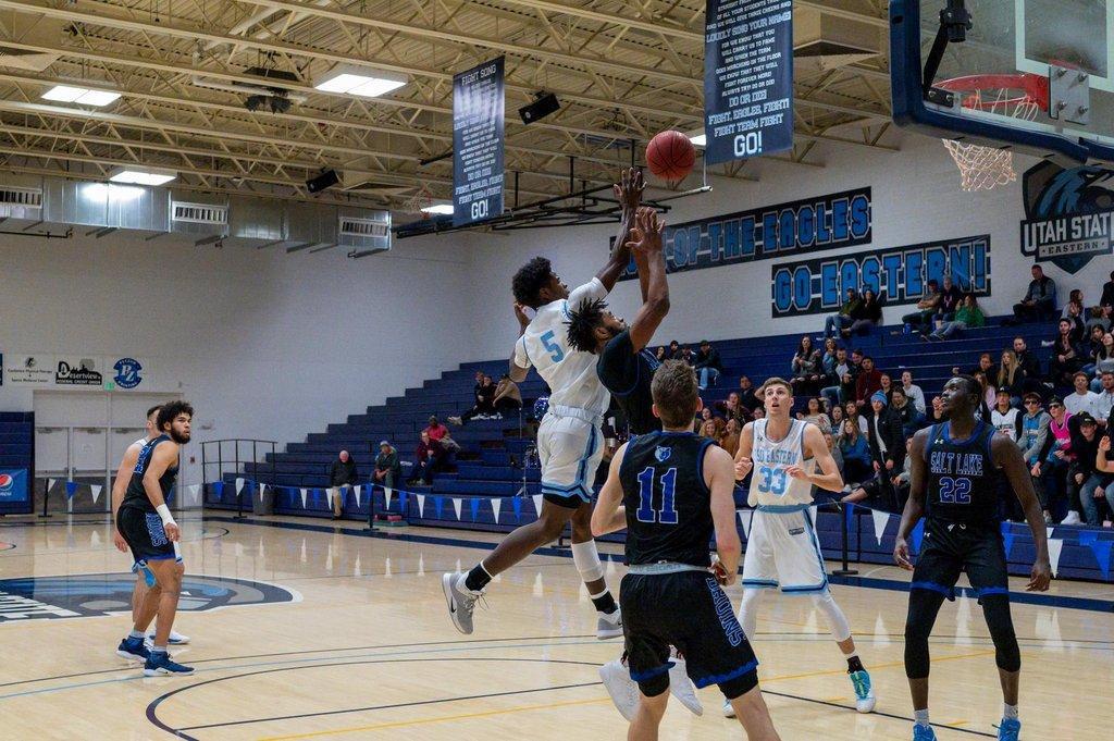 Usue Men S Basketball Comes Up Short Against Slcc Photo Gallery