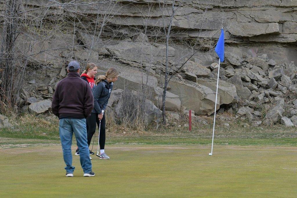 Region 12 Golf Meets at Carbon Country Club *Photo Gallery* ETV News