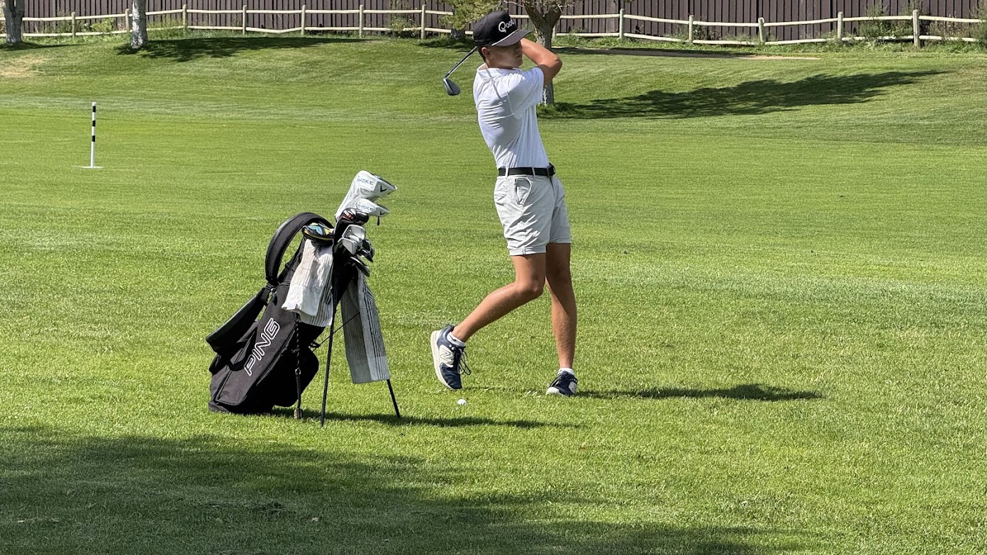 Dinos Place Third at Region Golf Tournament – ETV News