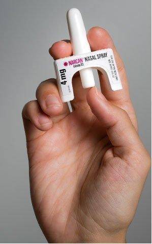 Narcan_hand.jpg