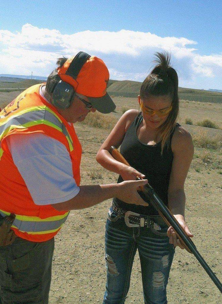 Walt-Maldonado-teaches-young-lady-about-shotgun-handling-in_Green_River.jpg