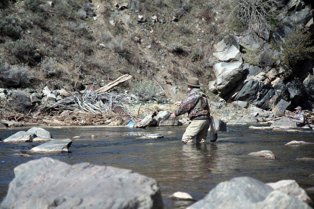 paul_burnett_4-11-2015_anglers_fly_fish_on_the_Weber_River.jpg