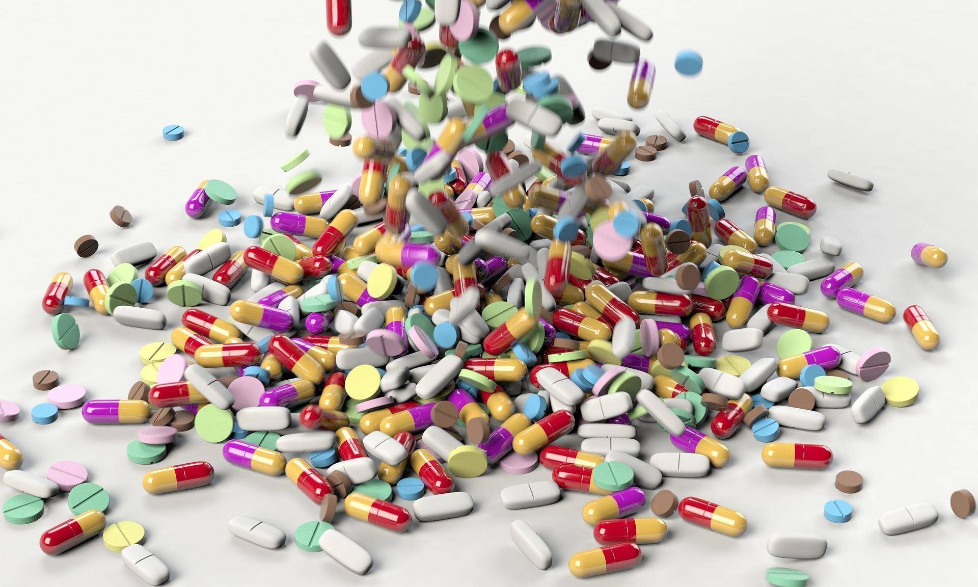 pills-g5f105224f_1920.jpg