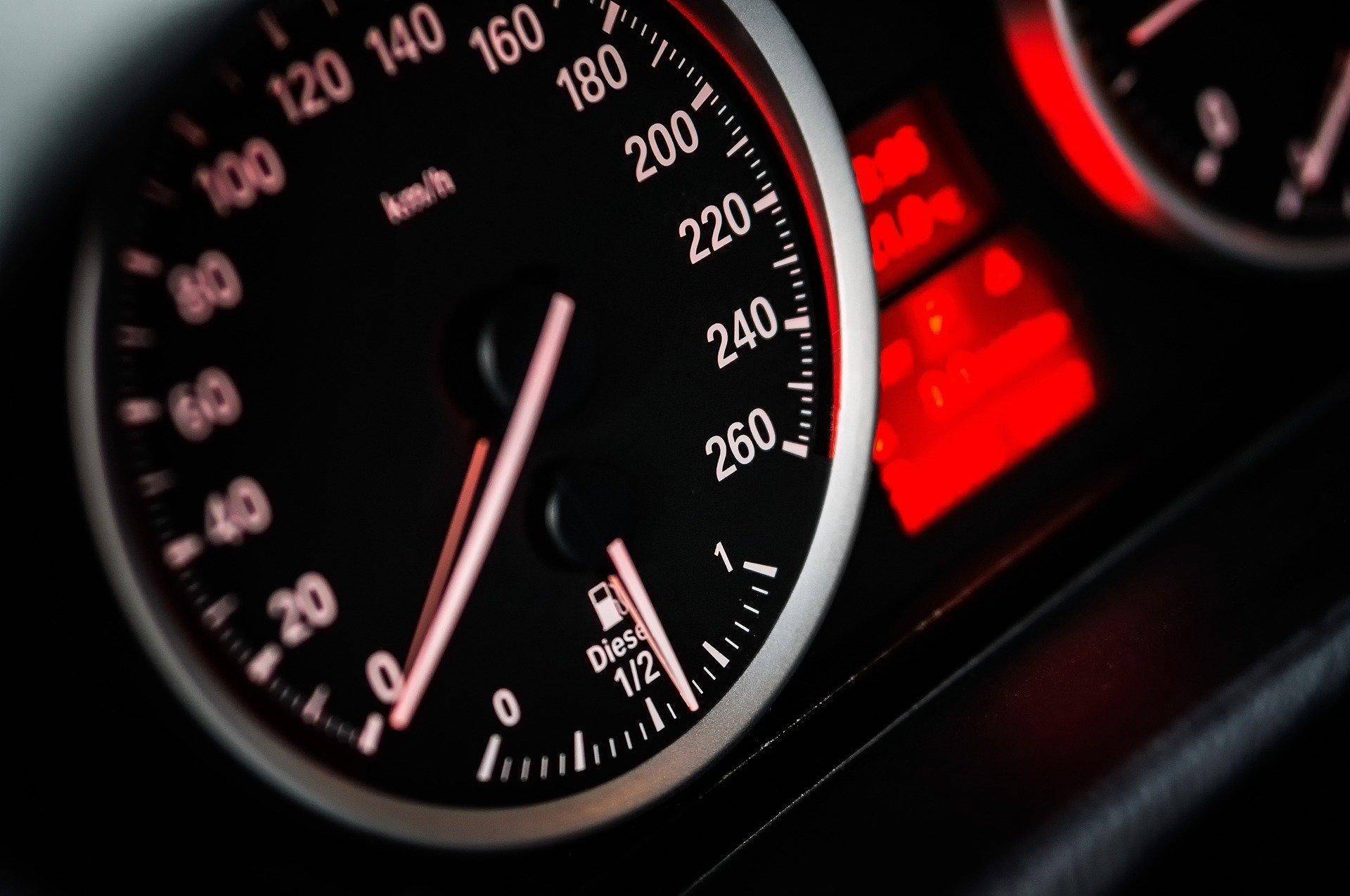 speedometer-gb2d386d7f_1920.jpg